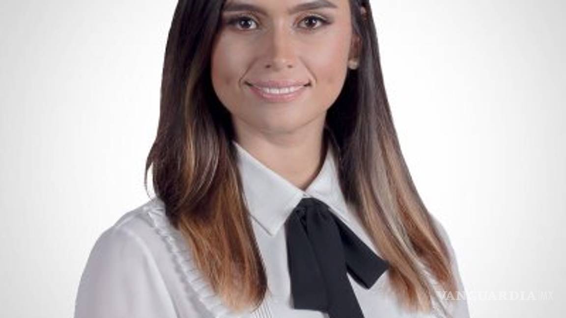 $!De ser 'ayudante' de AMLO, Paloma Aguilar entró al SAT… ¡con novio, suegro y amigos!