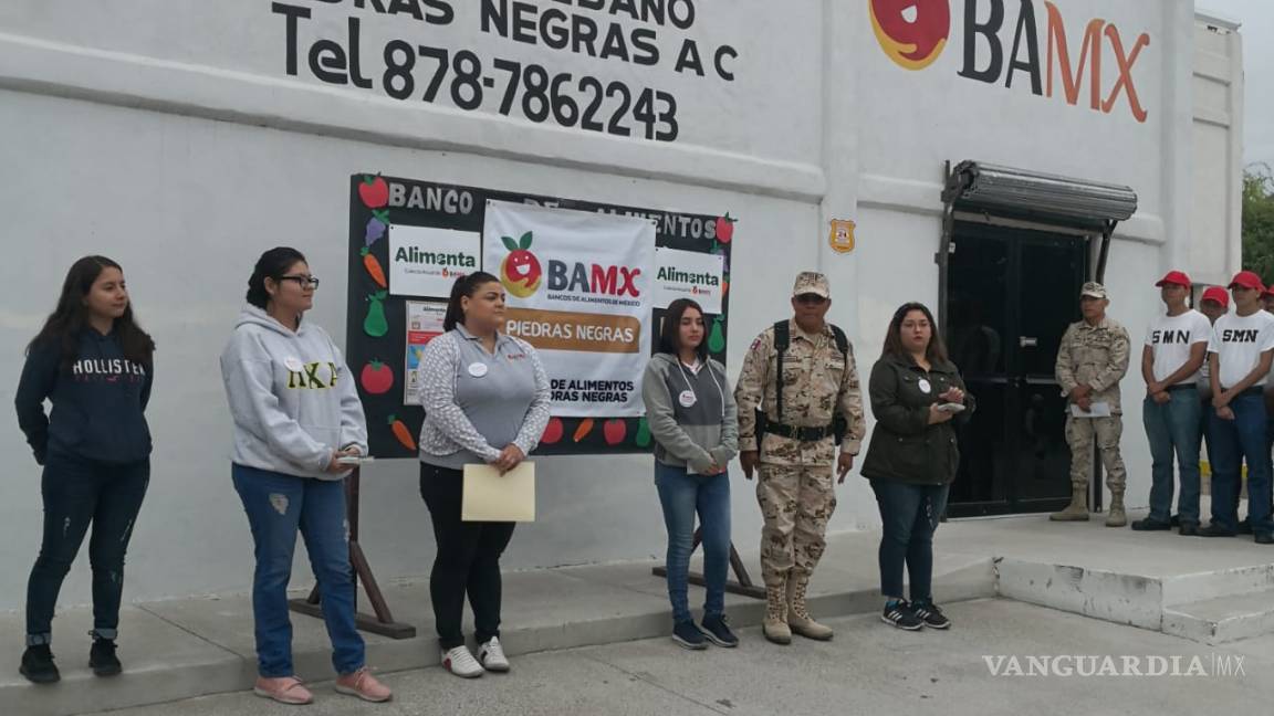 $!Recolectan alimentos para ayudar a personas con pobreza extrema