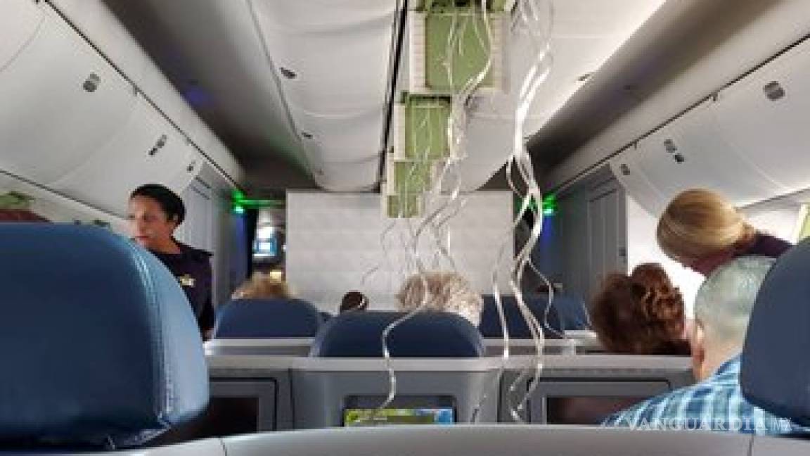 Viven pesadilla pasajeros de Delta Airlines durante descenso de emergencia de 30 mil pies