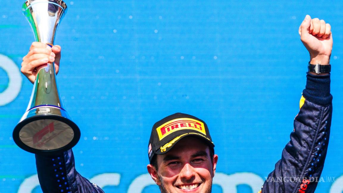 Checo Pérez cierra GP de Estados Unidos con podio en tercero