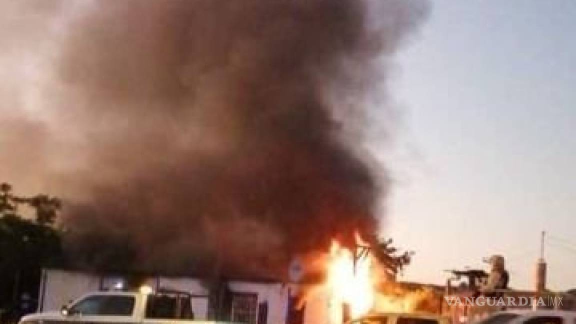 Sicarios de 'Los Mexicles' secuestran a 'El Pelón' e incendian casa con dos niños dentro... uno falleció