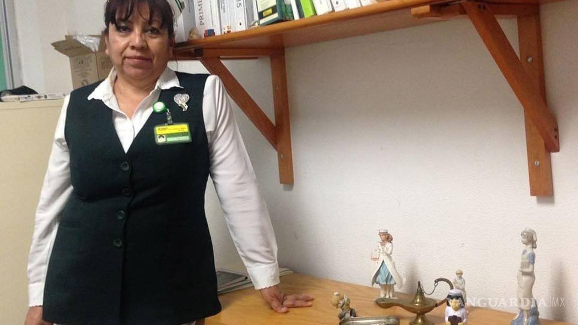 $!Regresa enfermera de jubilación para apoyar durante crisis de coronavirus en Torreón