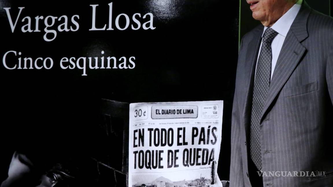 Presenta Mario Vargas Llosa su nueva novela “Cinco esquinas”