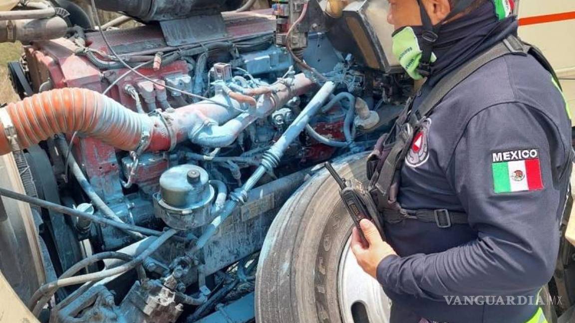 $!Los hechos ocurrieron la tarde del viernes y fueron atendidos por personal prehospitalario y elementos de la autopista Monterrey-Saltillo.