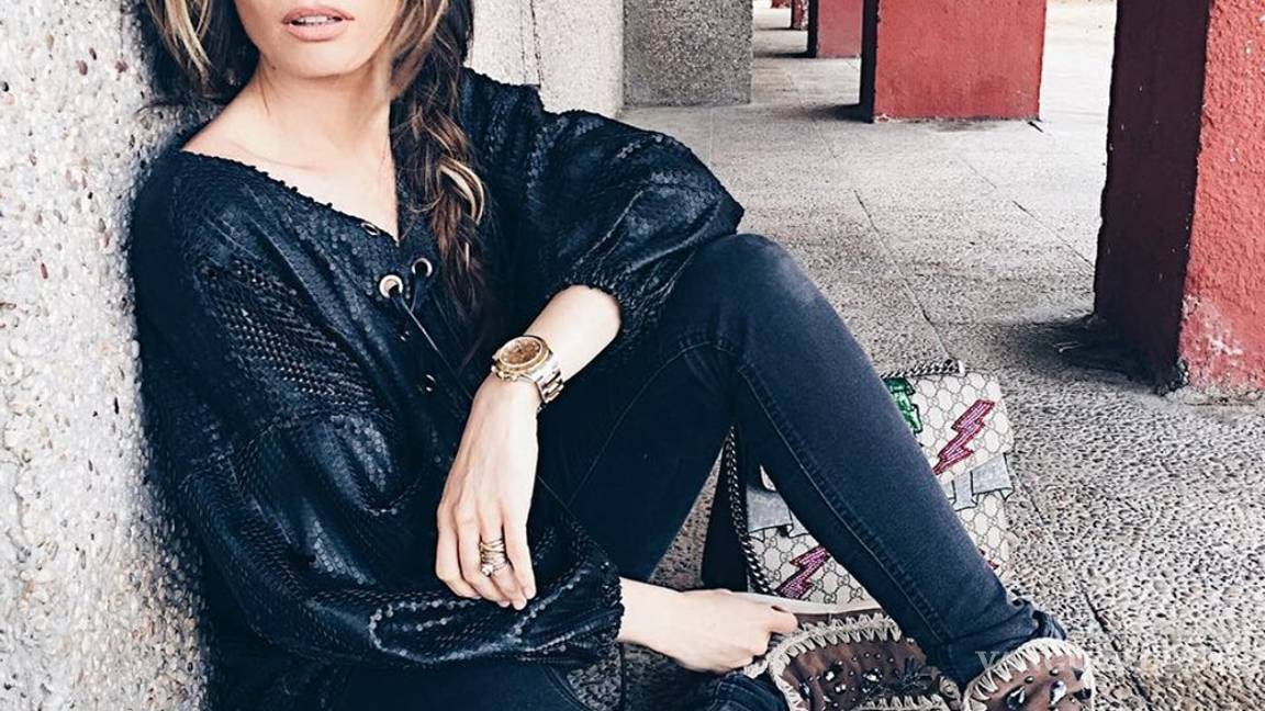 $!Modelo volvió a ser enfermera para ayudar contra el coronavirus y se contagió