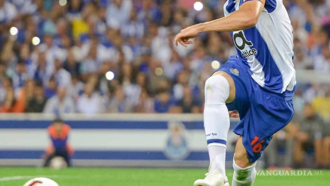 $!Herrera sigue como capitán, 'Tecatito' titular y el Porto logra sólo un punto