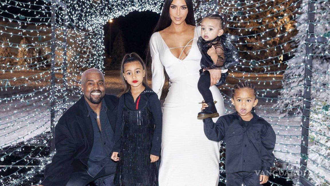 Kim Kardashian es criticada por su decoración navideña minimalista