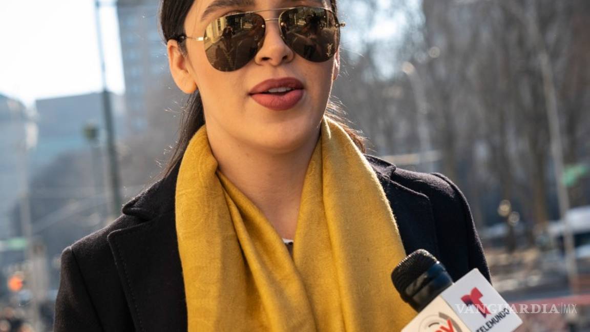 $!'Policías me obligaron a desnudarme y se burlaron de mi'... así fue el "calvario" de Emma Coronel durante la detención y juicio de 'El Chapo' Guzmán