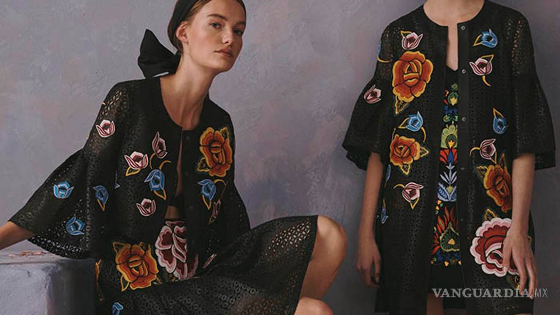 $!Sin dar crédito, Carolina Herrera usa sarape saltillense y México reclama por el plagio