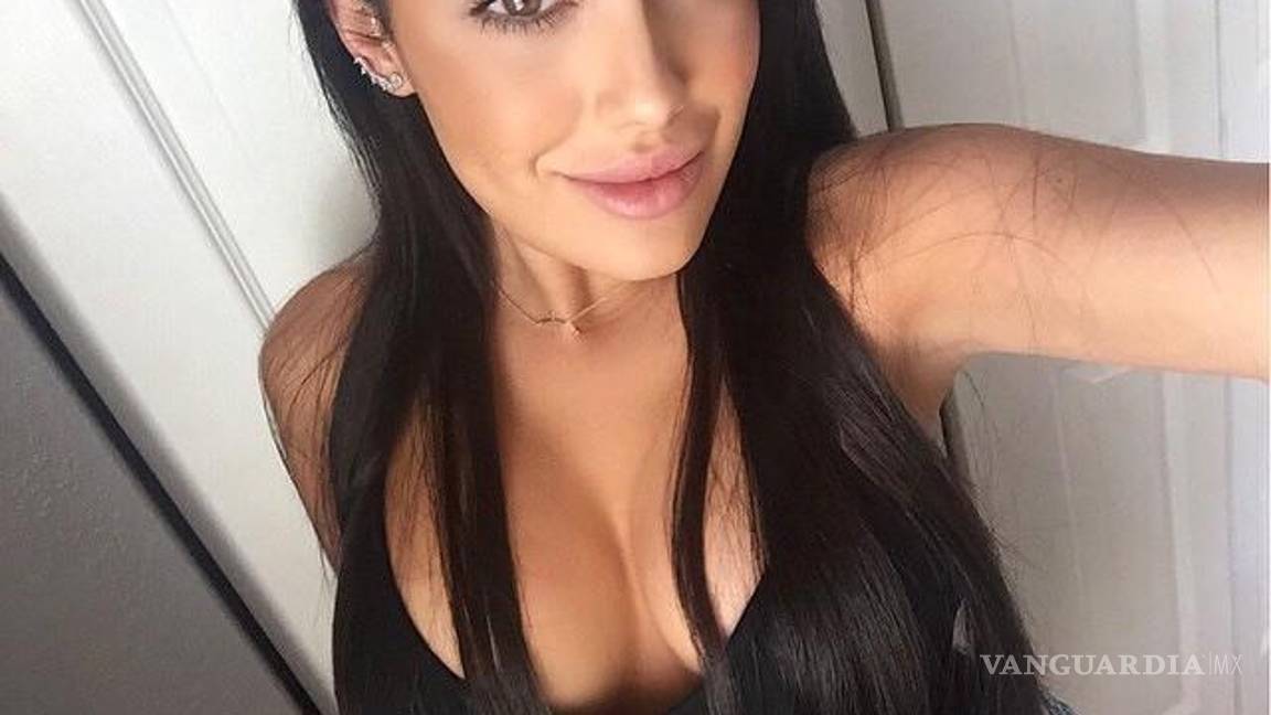 $!La sexy hija de Myrka Dellanos se bautizó y borró sus fotos 'hot'