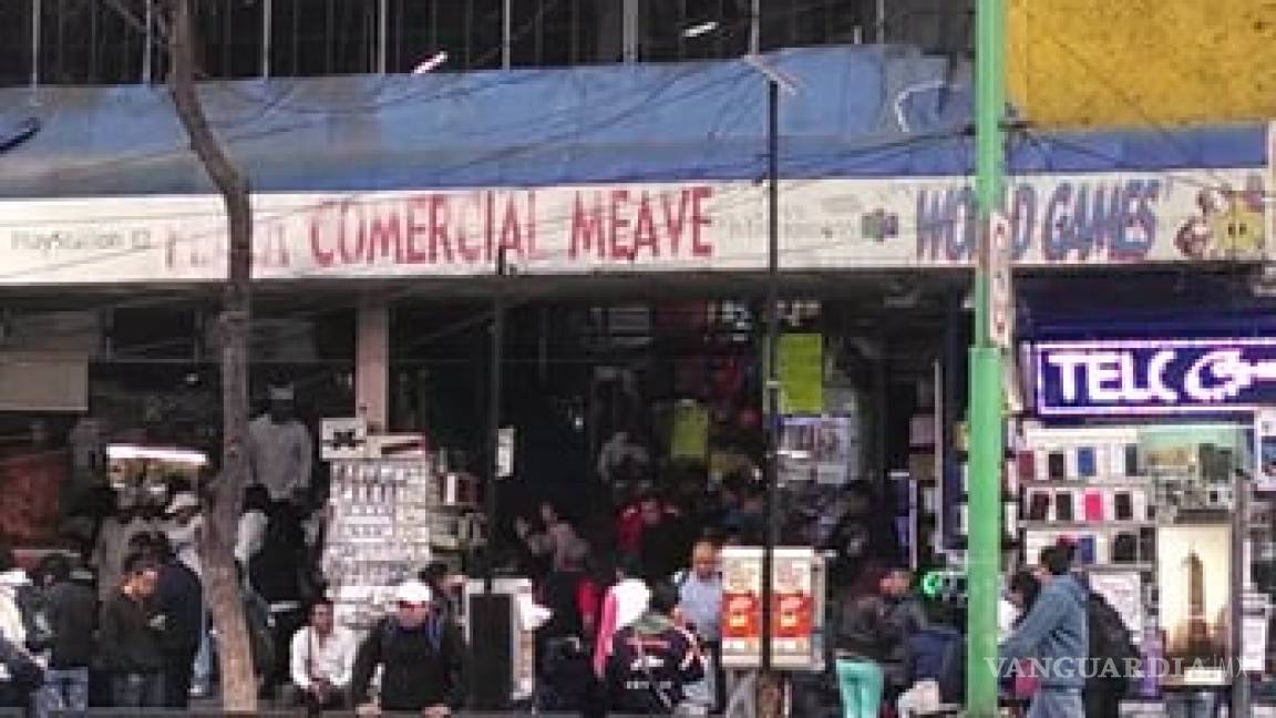 Operativo en céntrica plaza comercial de la CDMX deja 5 detenidos y 2 policías lesionados