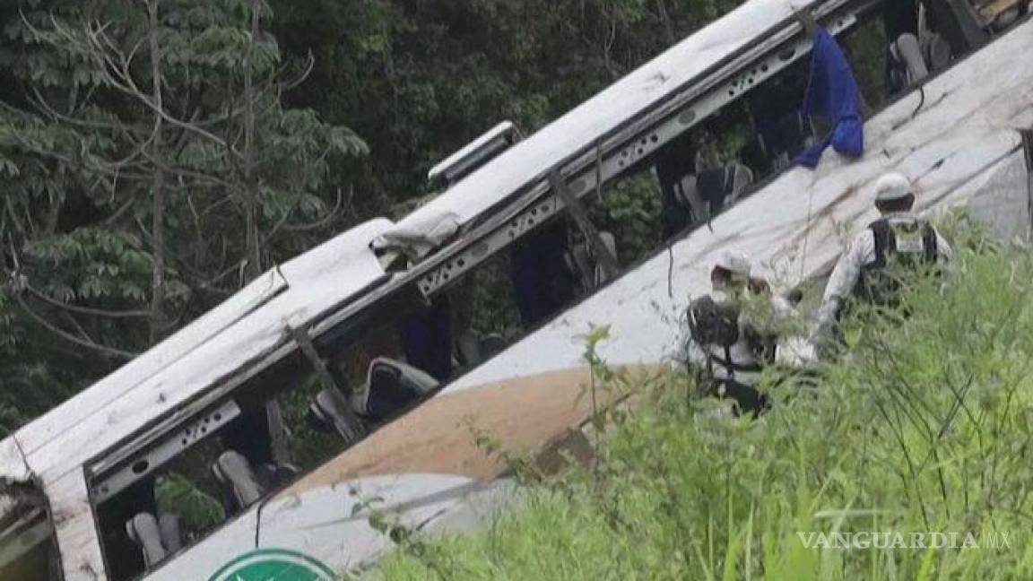 Migrantes de varios países entre víctimas de accidente de autobús en Nayarit