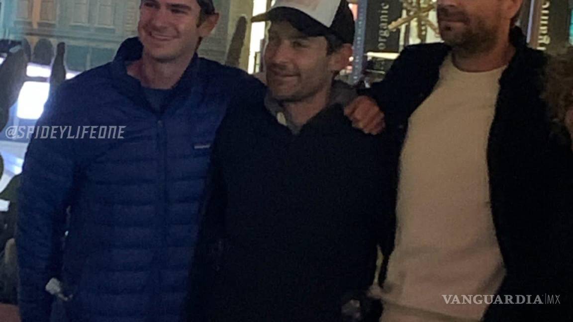 $!Andrew Garfield, Tobey Maguire y Jon Watts, se presume que sea la ocasión que fueron a ver el filme. ESPECIAL.