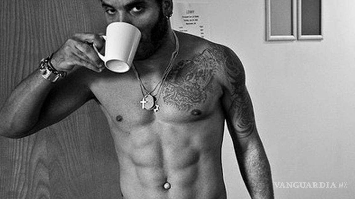 $!Aún luce 'six-pack' Lenny Kravitz a sus 53 años