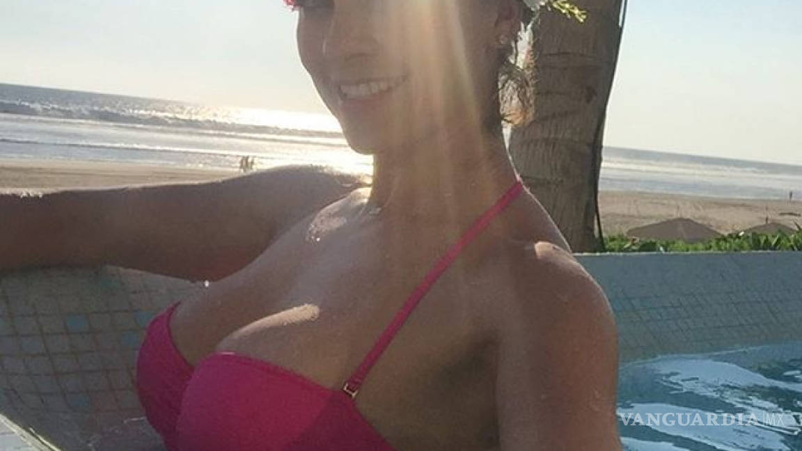 Aracely Arámbula enciende Instagram con foto en la playa