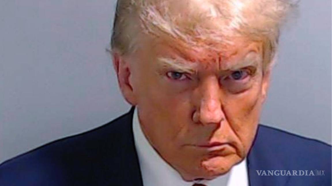 $!El expresidente Donald Trump el jueves 24 de agosto de 2023, después de que se rindiera y fuera ingresado en la cárcel del condado de Fulton en Atlanta.