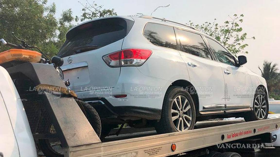 $!El 7 de mayo, la camioneta fue encontrada en un hotel de la colonia 5 de Mayo, y a pesar de que le cambiaron el color, de negro a blanco, pudo ser identificada