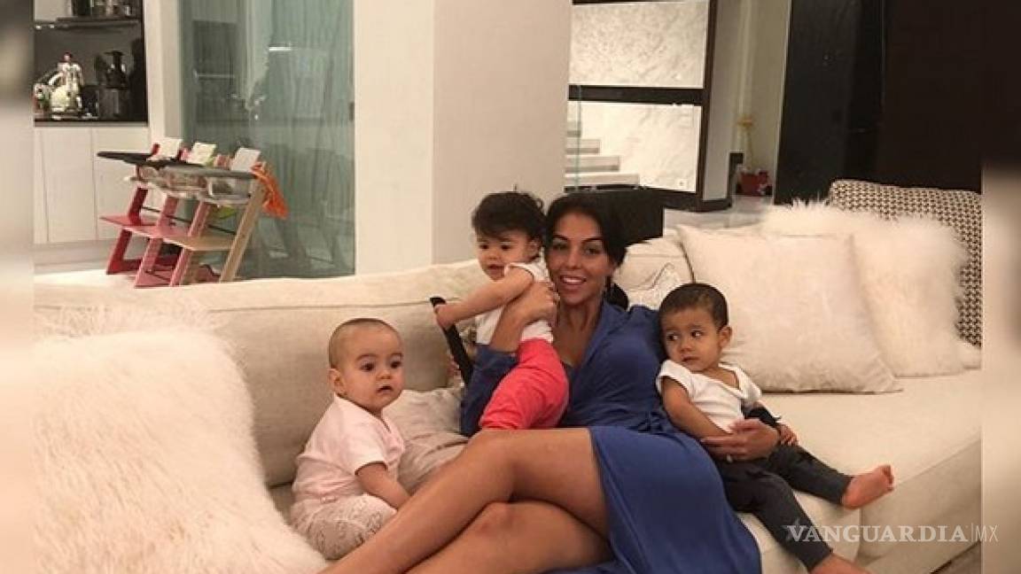 Novia de Cristiano Ronaldo muestra lo difícil que es ser madre y mantener su figura envidiable