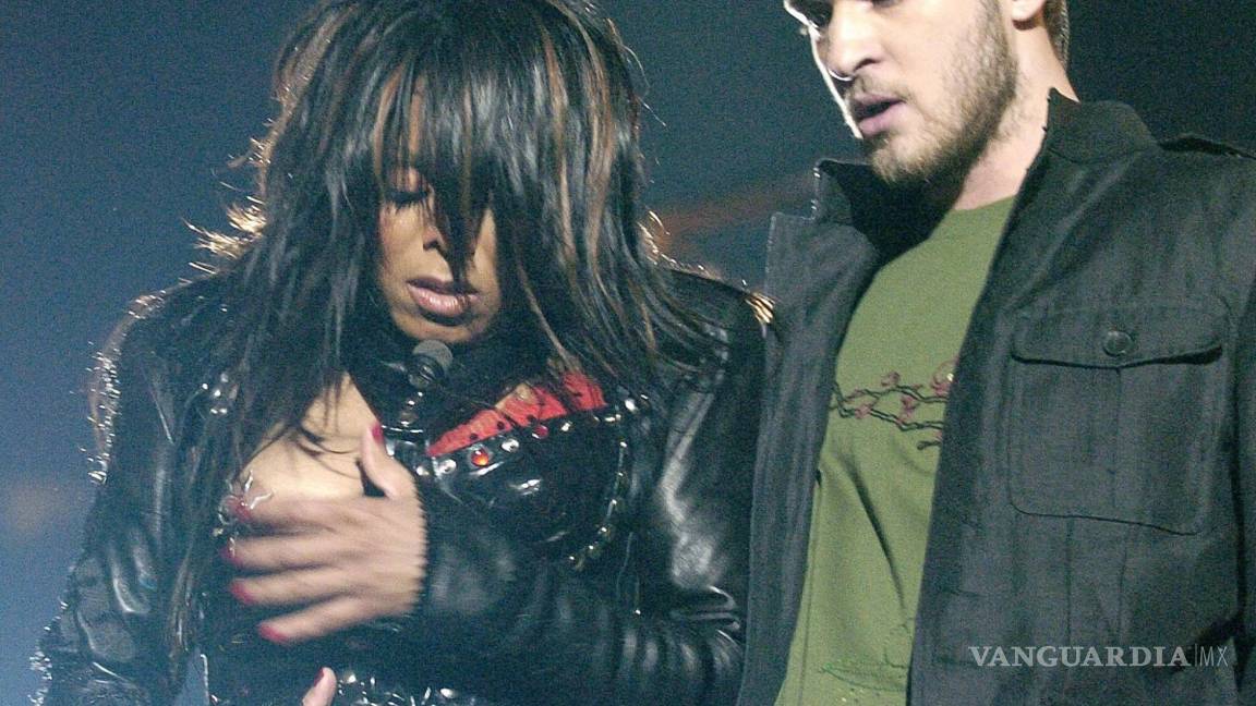 $!Uno de los momentos más controvertidos lo protagonizaron Janet Jackson y Justin Timberlake, con el conocido “Nipplegate”, en 2004. EFE/EPA/Rhona Wise