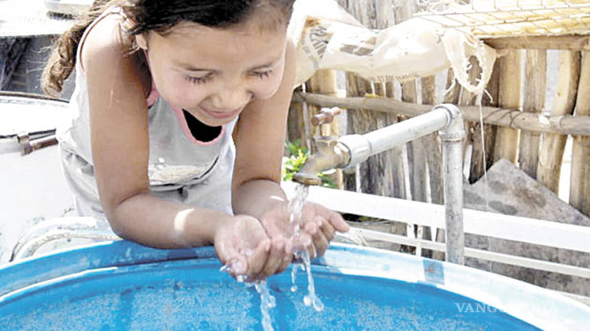 Embotelladoras controlan el abastecimiento de agua potable: ONG