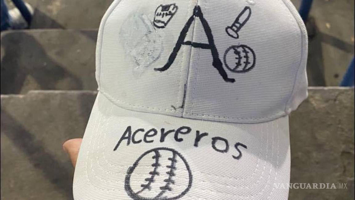 Niño de Monclova dibujó logo de Acereros en su gorra; aficionado se conmueve y le regala una original