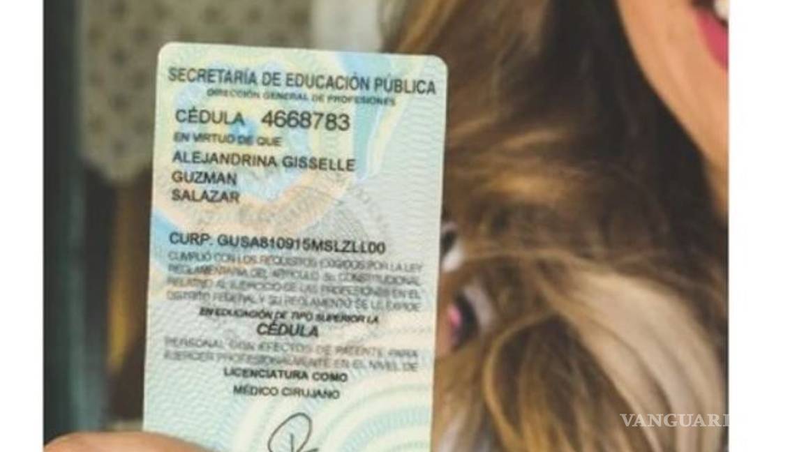 $!Un libro, una carta navideña, el reclamo a Emma Coronel... la hija de “El Chapo” Guzmán desata la polémica