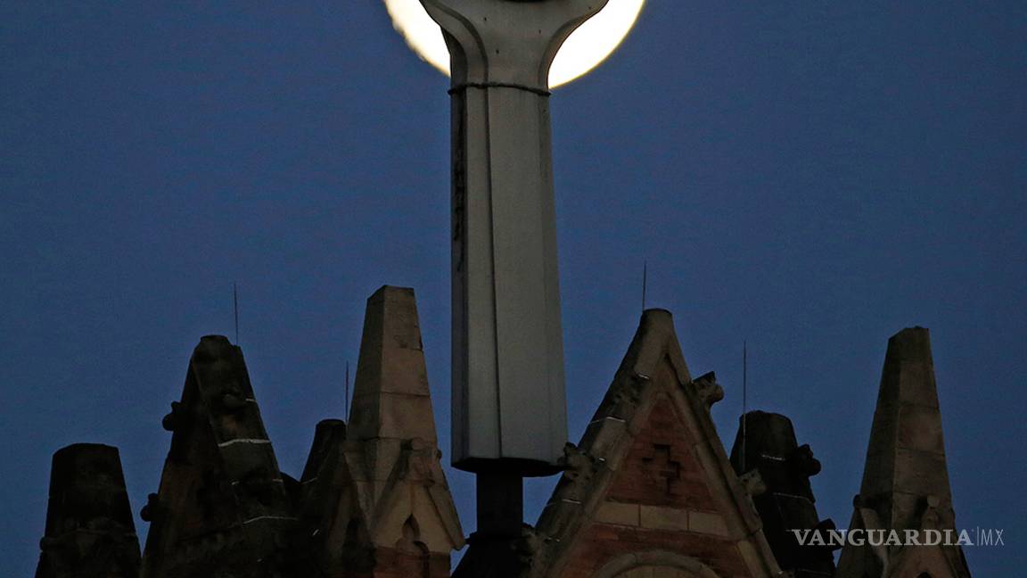 $!Así luce la 'Súper Luna' en el mundo, las primeras fotos