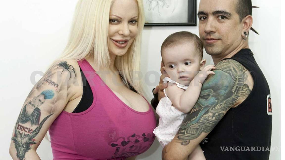 $!Ex de Sabrina Sabrok tiene novia transexual; ya piensa en casarse con ella