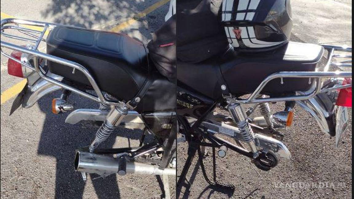 $!Joven denuncia el robo de una llanta de su motocicleta en la FCC de la UAdeC, en Saltillo.