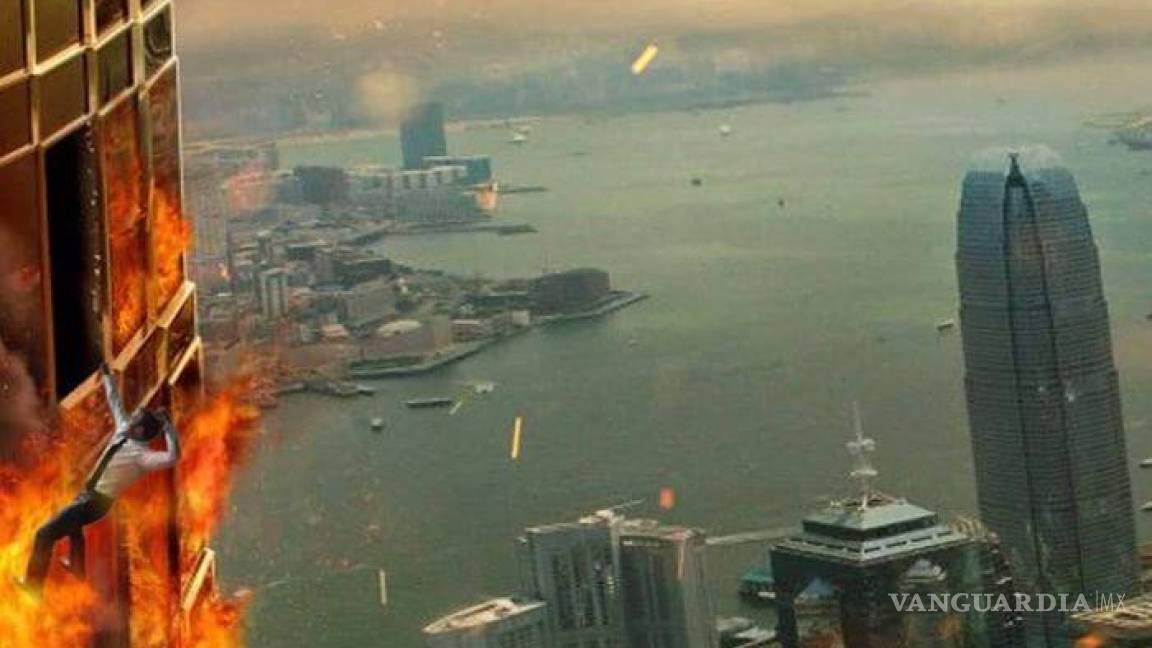 $!¿Recuerdan la foto de Macron festejando un gol de Francia? El internet se encargó de 'tunearla'