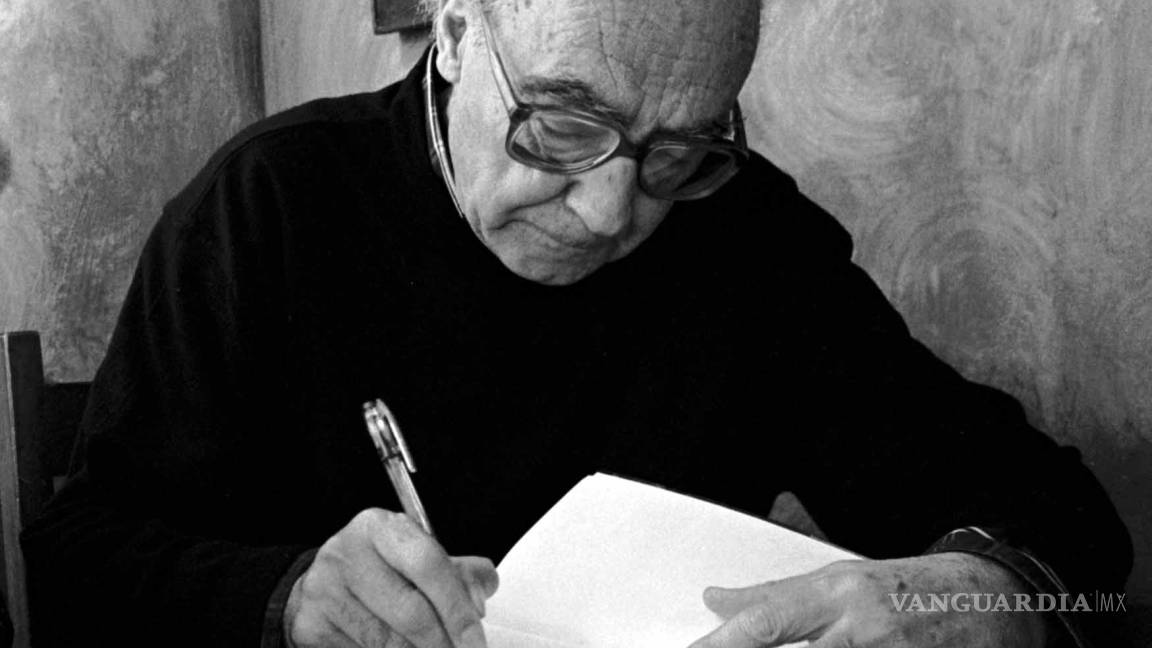 Hace 20 años Saramago recibió el Nobel y solo escribió 3 líneas en su diario