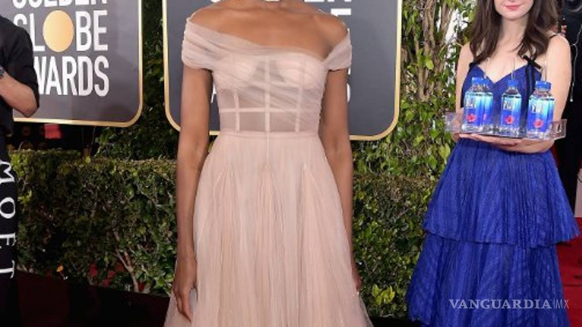 $!La ‘Chica del Agua Fiji’ que se robó los Globos de Oro