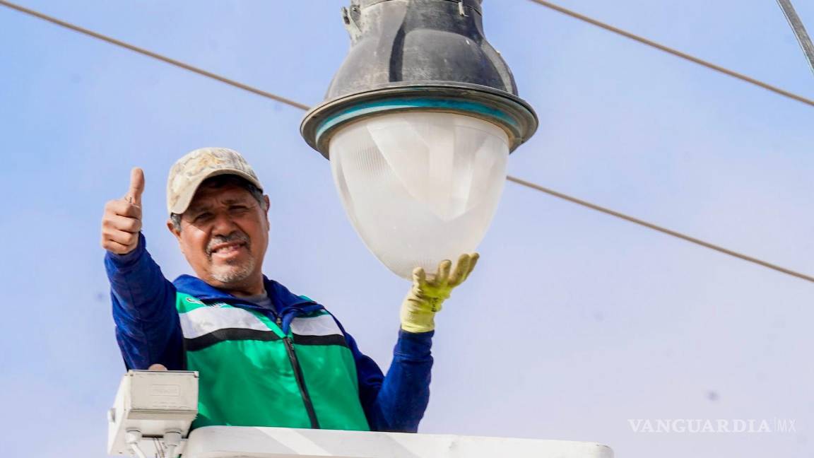 $!170 lámparas fueron instaladas en Paredón, a través del programa “Iluminando tu ejido”.
