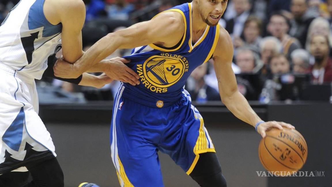 Curry y Warriors establecen mejor marca de equipo