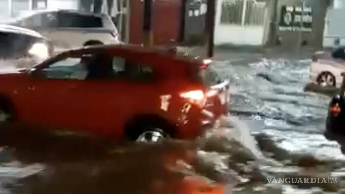 $!Datos del SMN indican que ayer domingo llovió en el área metropolitana de Monterrey lo que en promedio llueve en todo el año en Nuevo León: 650 mm.