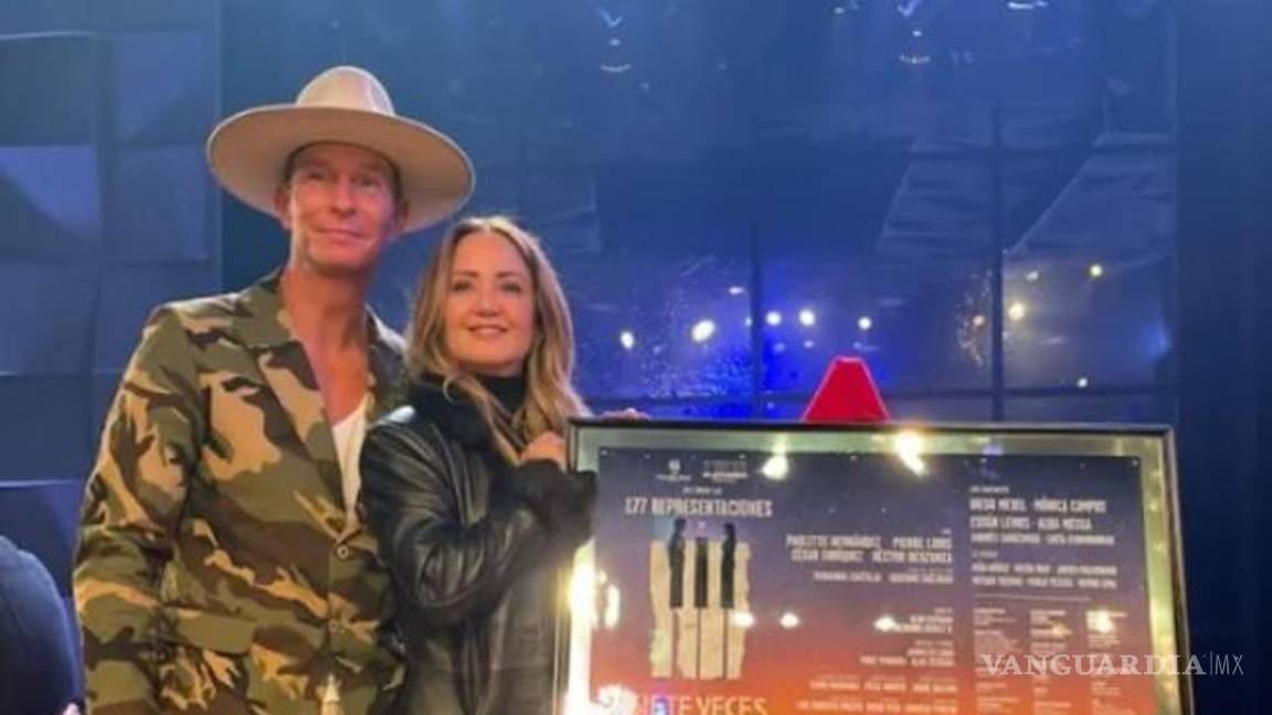 $!Andrea Legarreta y Erik Rubín son los padrinos de la obra “Siete veces adiós”.