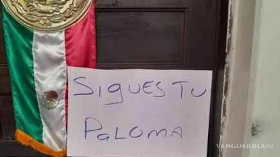 $!‘Sigues tú, Paloma’: Amenazan de muerte a la alcaldesa de Acayucan, Rosalba Rodríguez, con mensaje en el Palacio Municipal