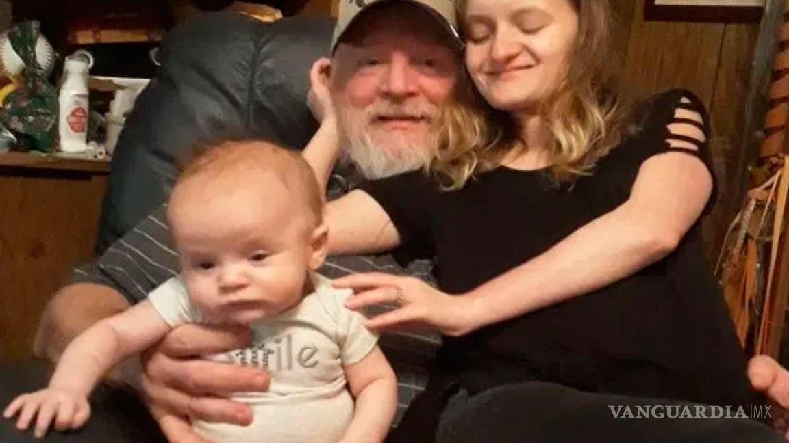 $!Parece de 15 años, pero tiene 27, ¡y su novio tiene 54!