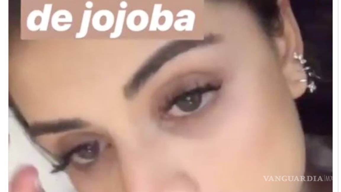 $!Paulina Peña usa rímel de 'tianguis' para tener pestañas de impacto