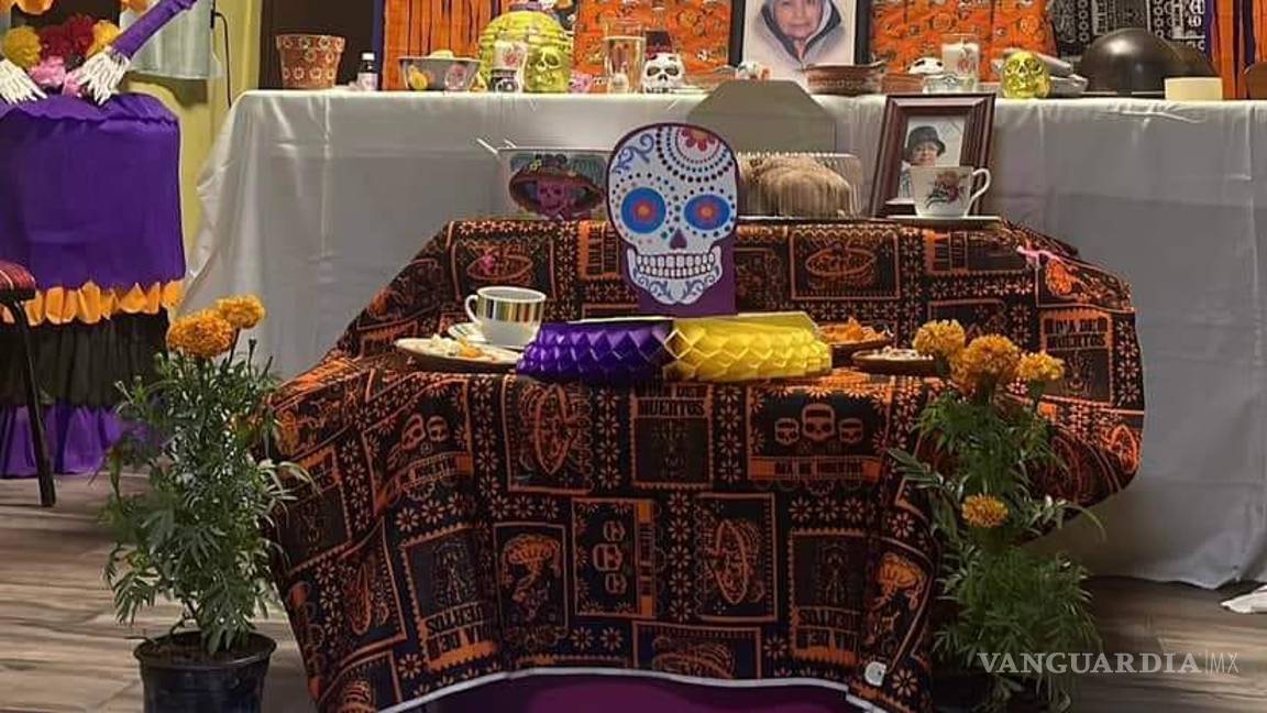 $!¿Ya viste estos altares en Saltillo? Dedicados a familiares, Walt Disney, Juan Gabriel, Cri-Cri y más (Fotos)