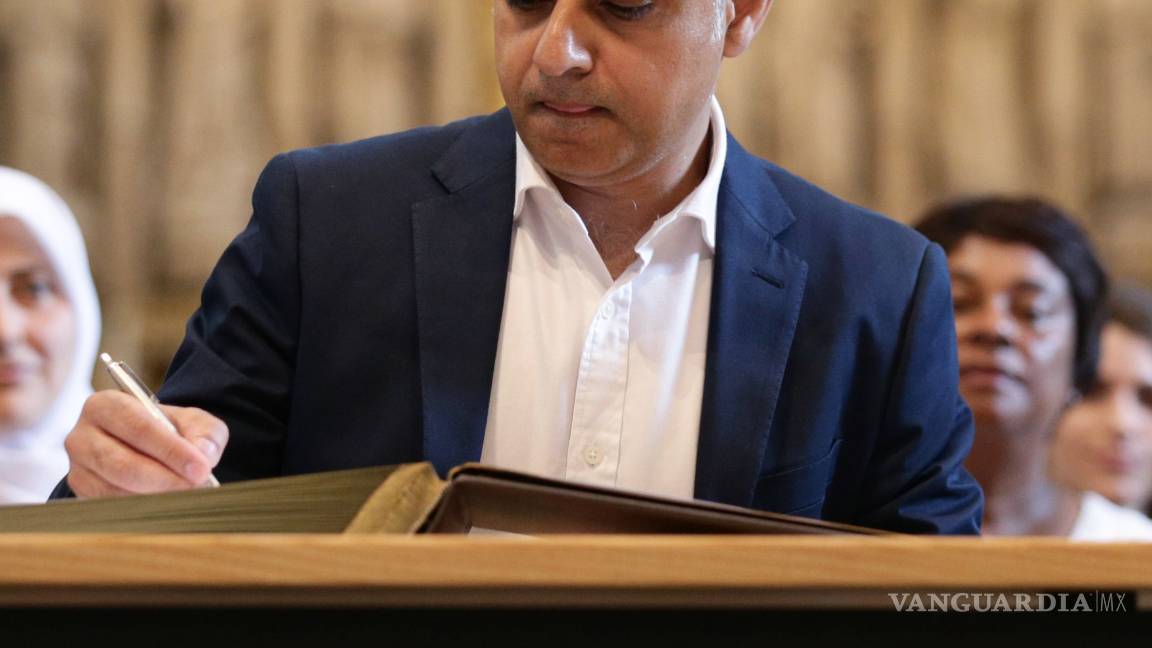 $!“Me llamo Sadiq Khan y soy el alcalde de Londres”