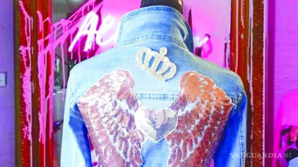 $!Diseñan saltillenses chamarras contra la violencia de género