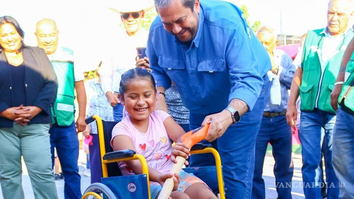 Rehabilitarán las banquetas en la colonia Fidel Velázquez, en Ramos Arizpe