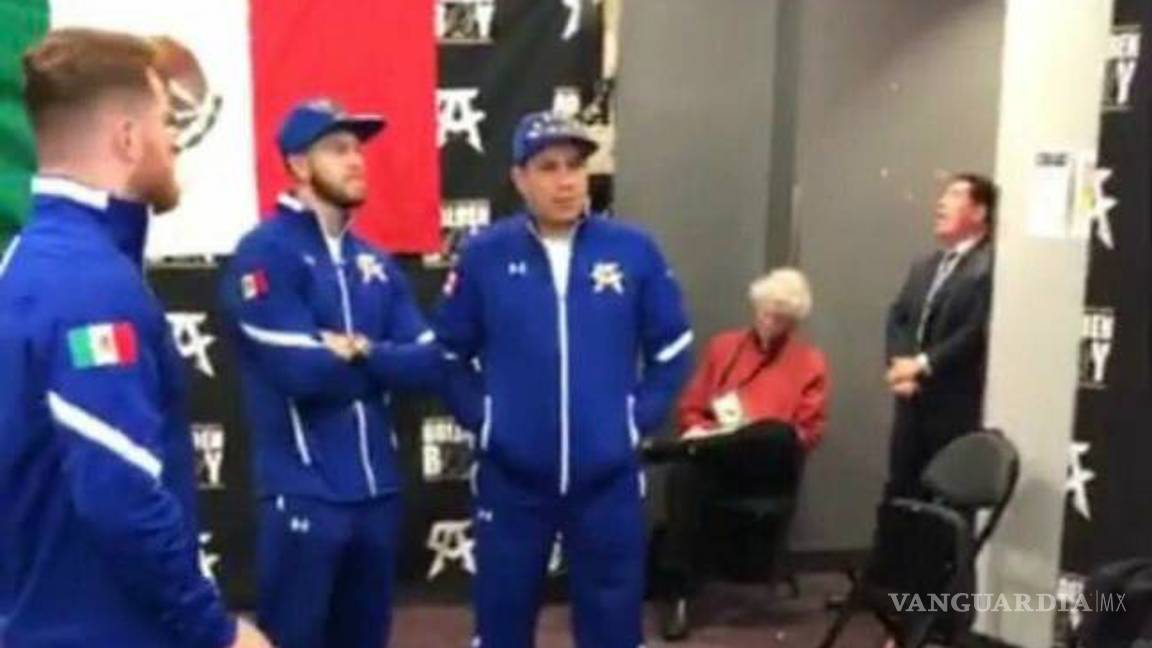 $!'Canelo' no ganó la pelea pero sí el corazón de Mia Khalifa