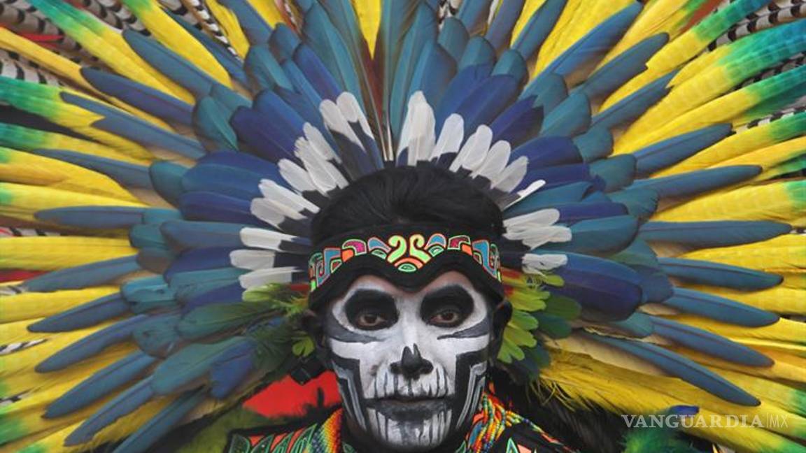 $!Los muertos toman calles de la Ciudad de México en un macrodesfile (fotos)