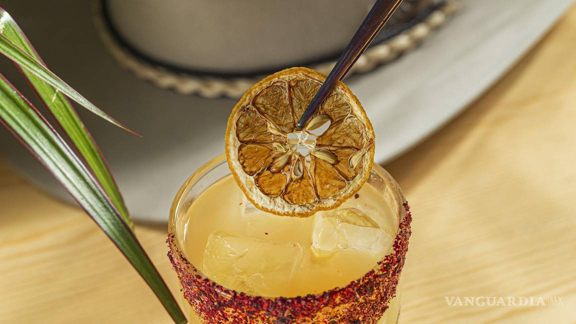 $!Los cocteles de autor son elaborados con frutas tropicales, hierbas frescas y destilados regionales. FOTO: CORTESÍA