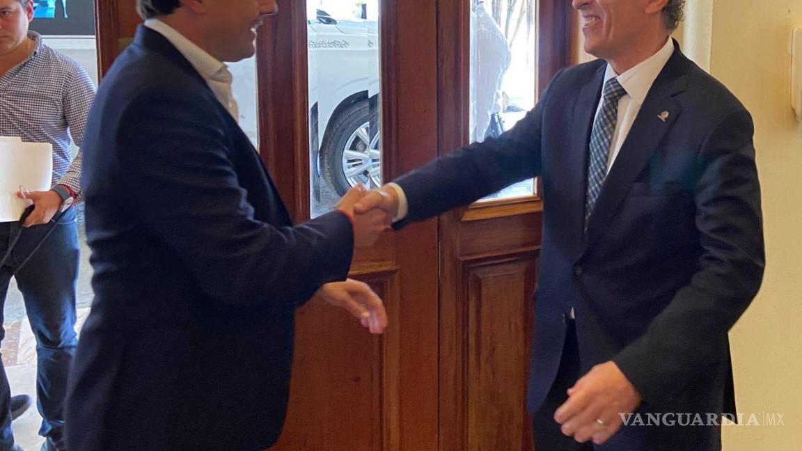 $!Manolo Jiménez, izquierda, fue el invitado de honor del evento.