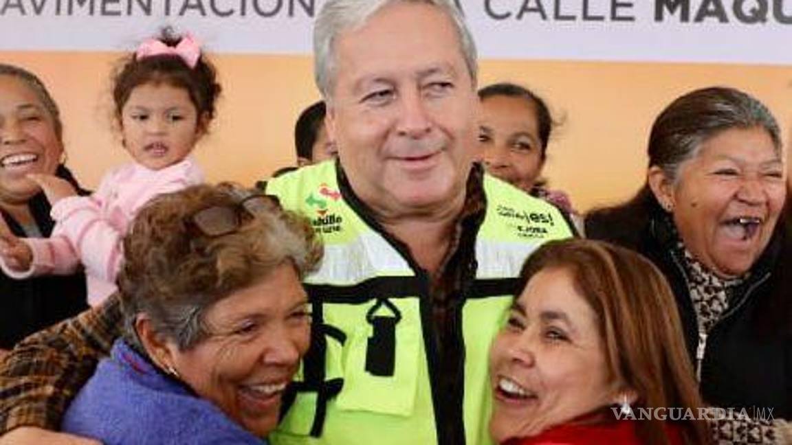 $!Los vecinos agradecieron al alcalde Chema Fraustro por la obra.