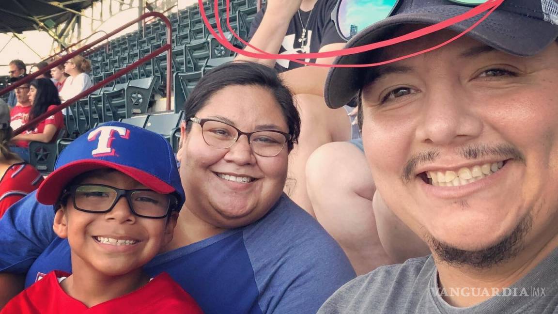 Familia mexicana sufrió racismo en casa de los Rangers de Texas...recibió boletos gratis