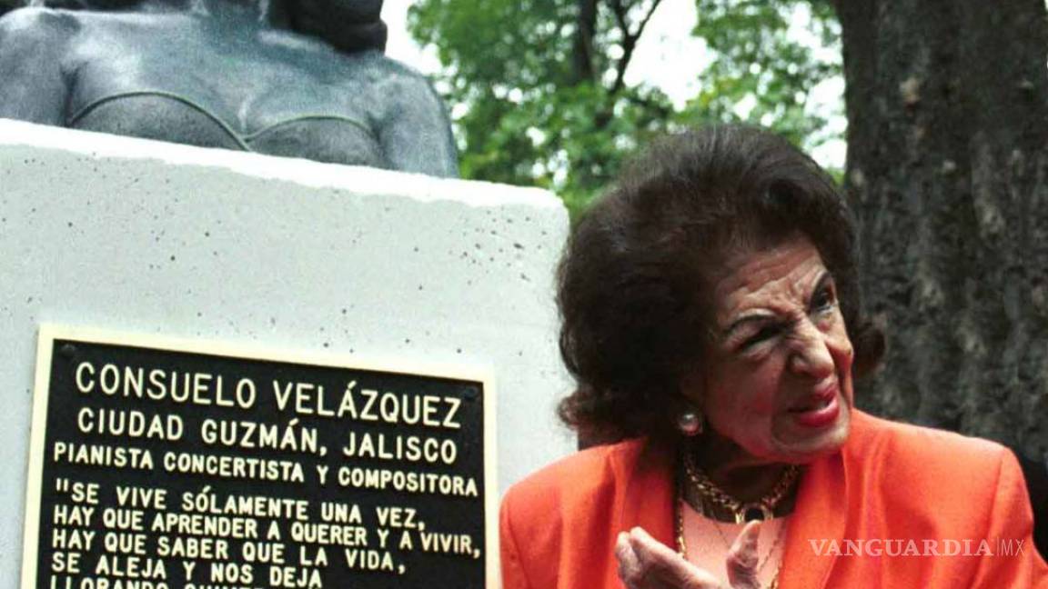 Consuelo Velázquez será honrada en su centenario